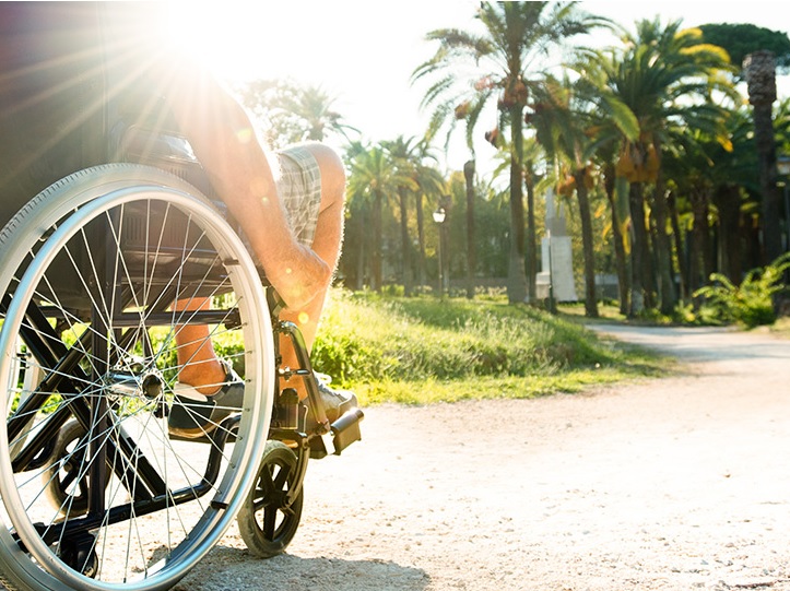 Viajar com uma cadeira de rodas dobrável